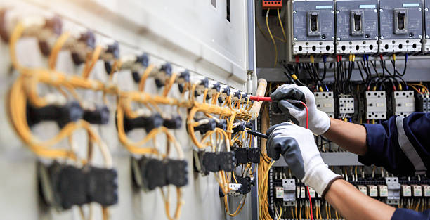 Professional Electrician technician working in Hayes County County, NE